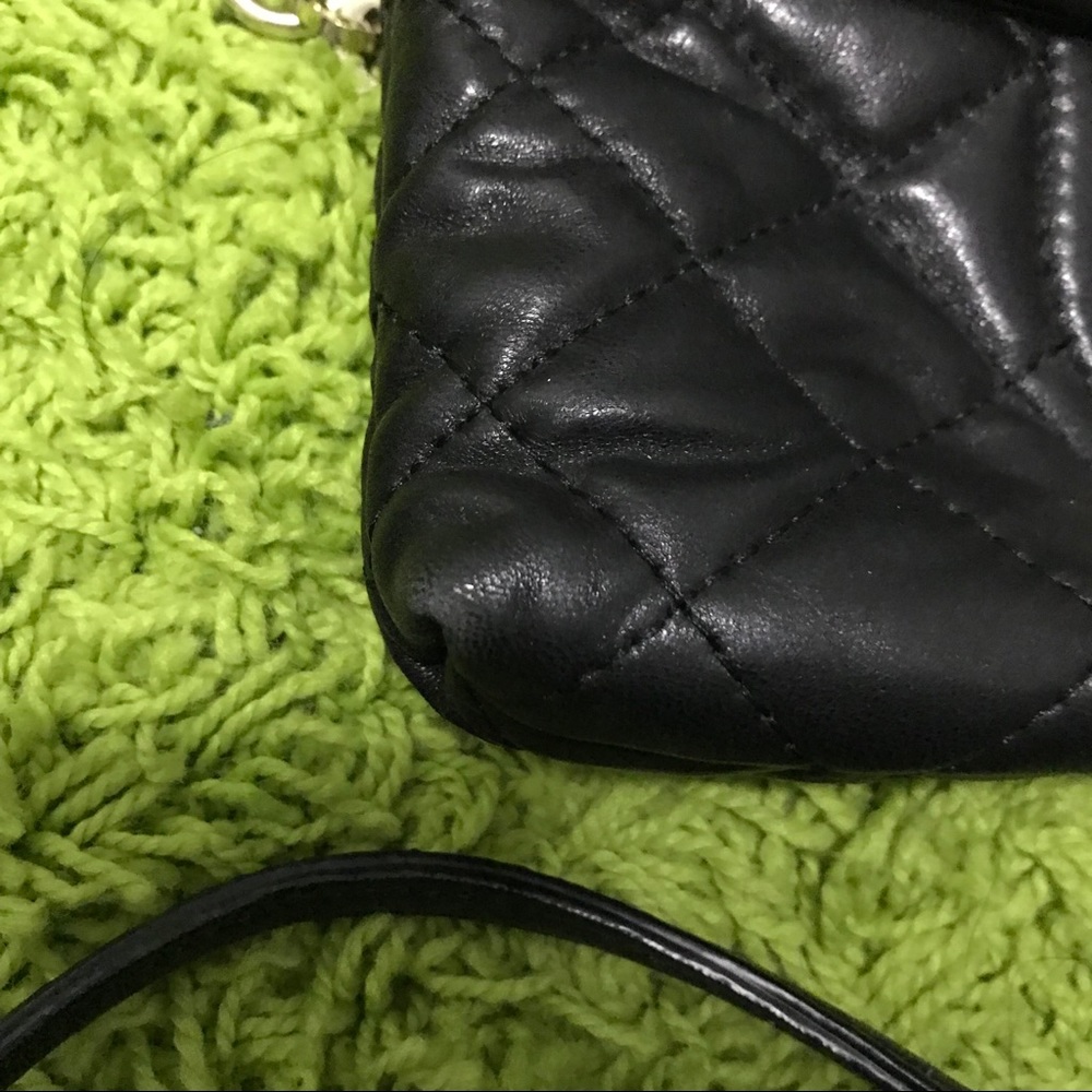 Calvin Klein Pochette Black Quilted Crossbody Bag - Picture 4 of 8